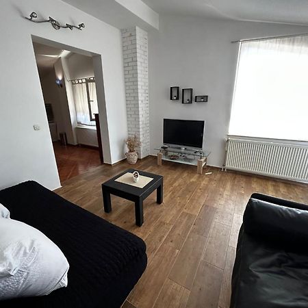 Apartments Petrovic Pirovac Exterior photo