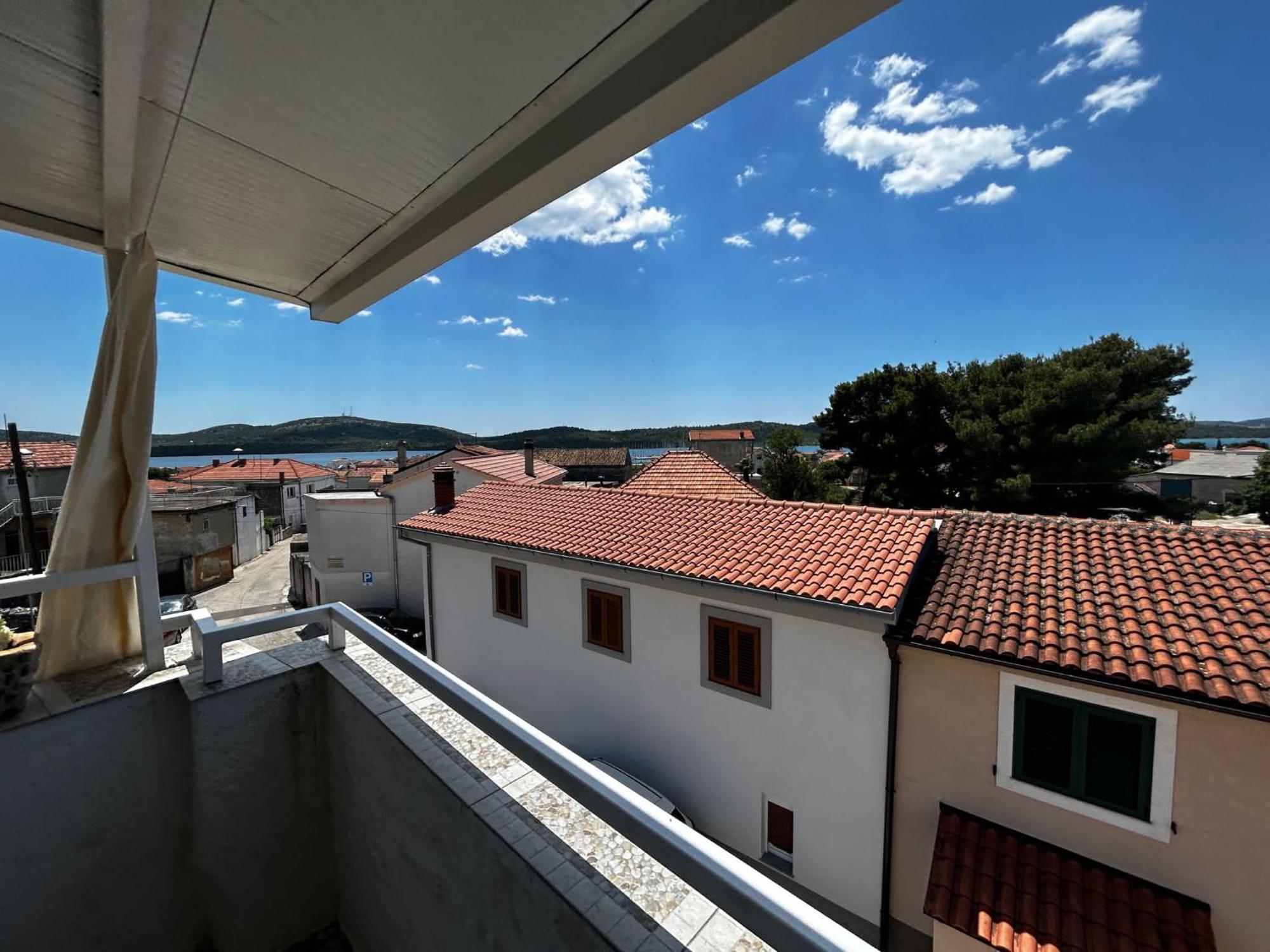 Apartments Petrovic Pirovac Exterior photo
